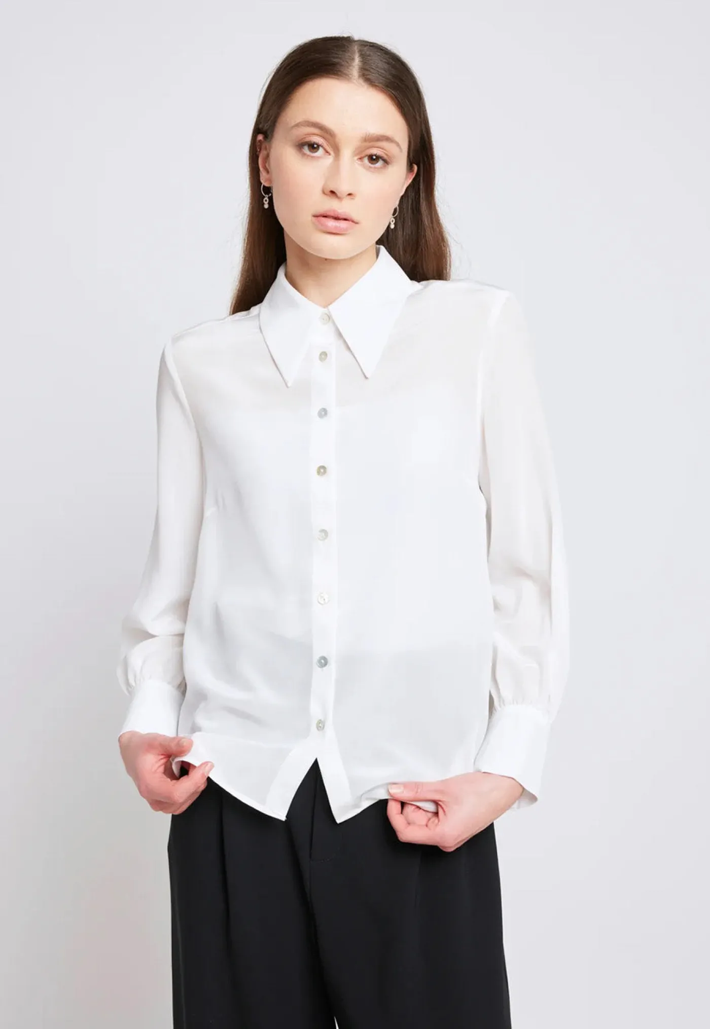 billie_jean_shirt__white_0.webp New Billie Jean Shirt - White Women Tops & Tees