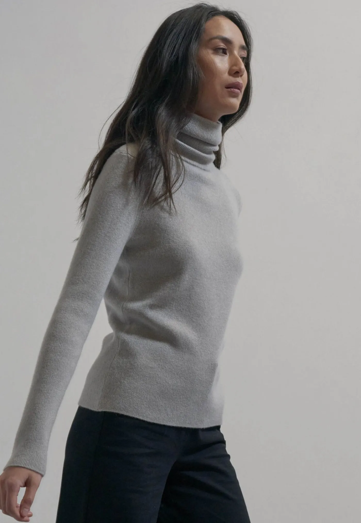 cashmere_turtleneck__grey_5.webp Online Cashmere Turtleneck - Grey Women Tops & Tees | Knitwear