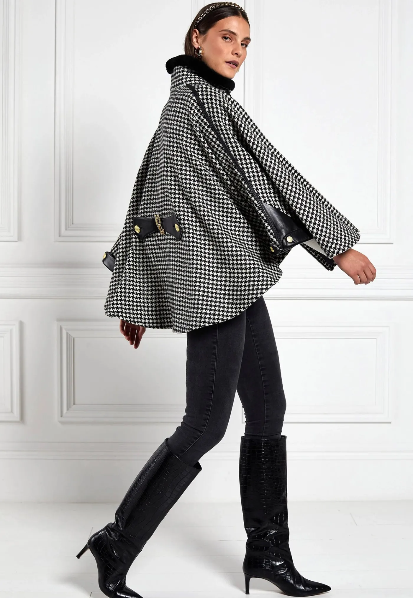 chiltern_cape__houndstoot_3.webp New Chiltern Cape - Houndstooth Women Coats