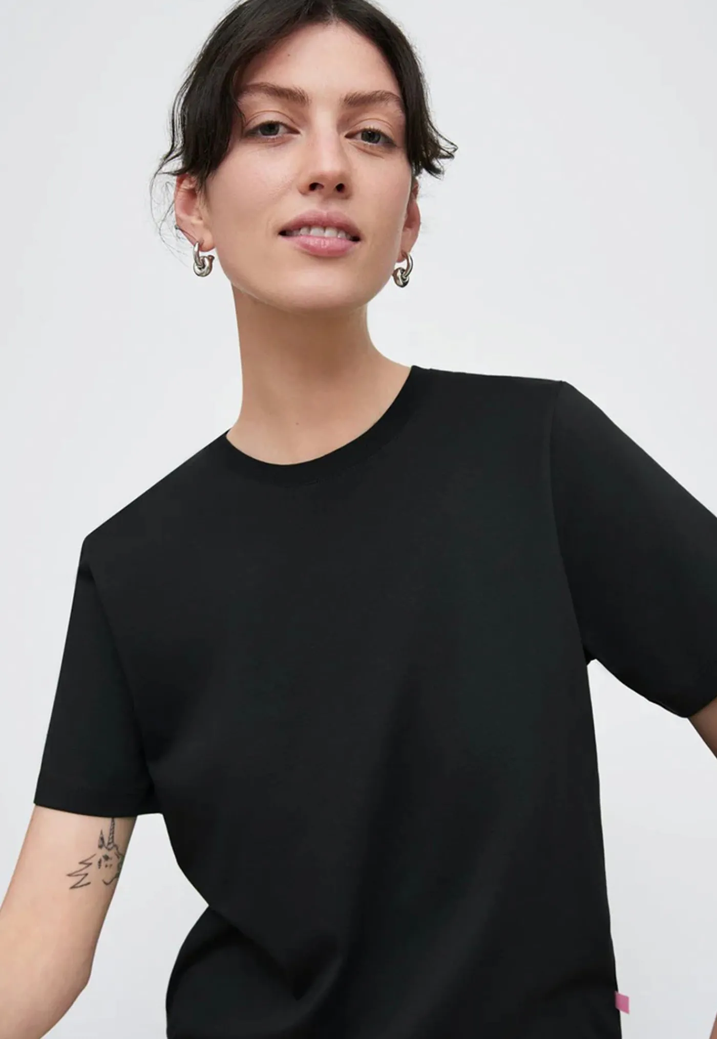classic_tee__black_2.webp Discount Classic Tee - Black Women Tops & Tees