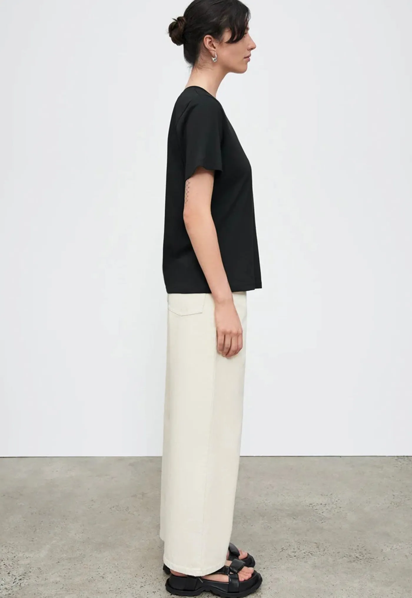 classic_tee__black_4.webp Discount Classic Tee - Black Women Tops & Tees