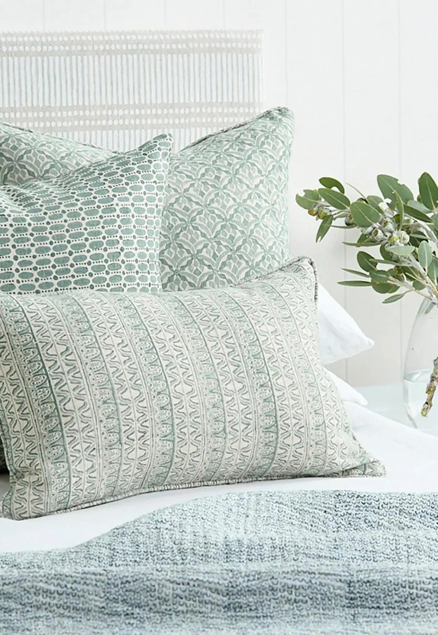corfu_celadon_linen_cushi_2.webp Outlet Corfu Celadon Linen Cushion 35x55 Cushions & Throws