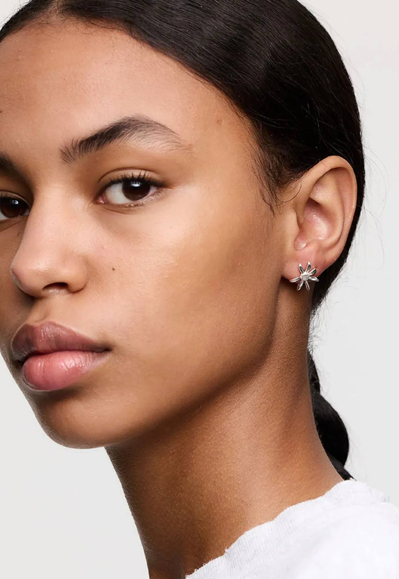 daisy_stud_earrings_2.webp Clearance Daisy Stud Earrings Women Jewellery | Jewellery