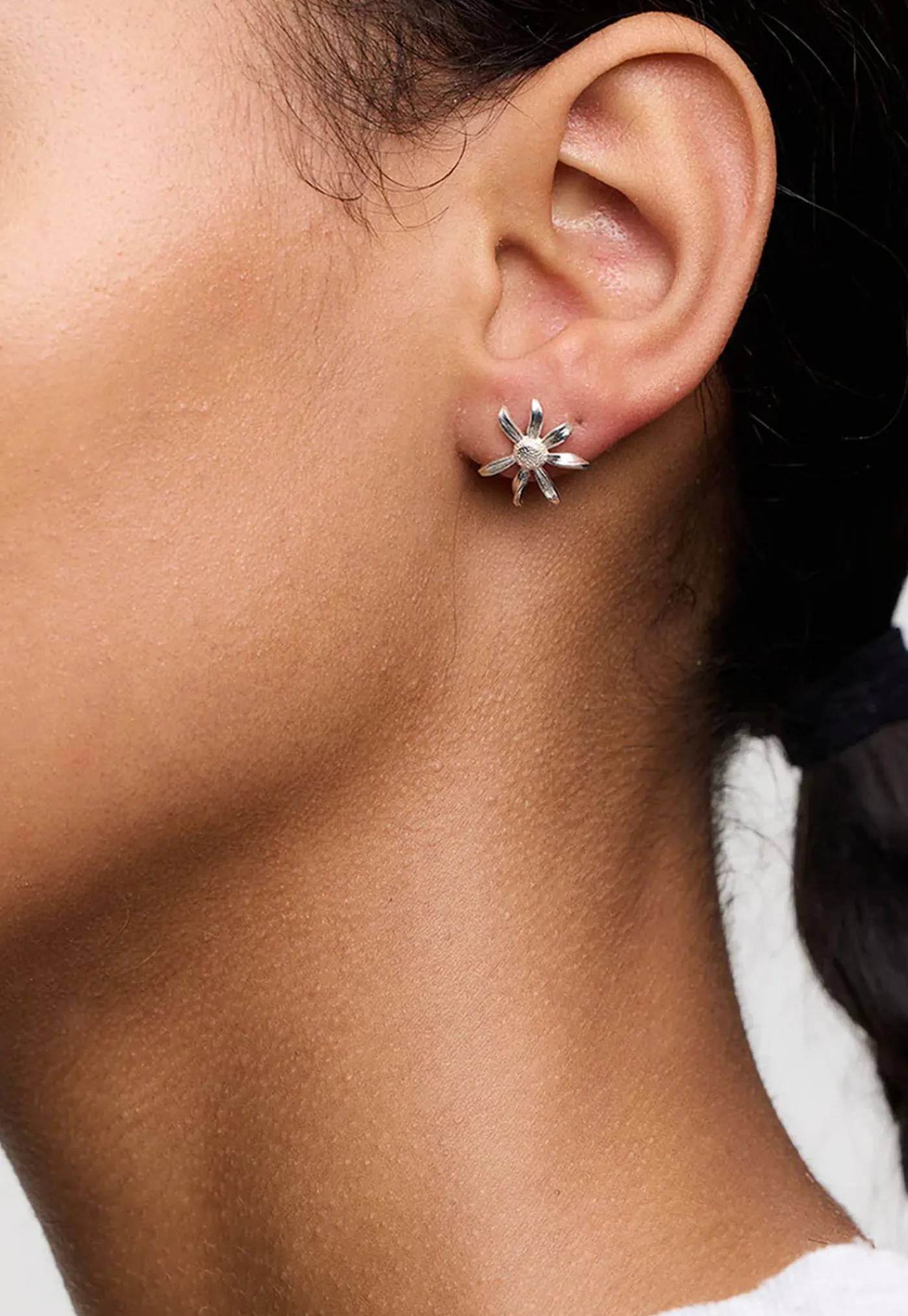 daisy_stud_earrings_3.webp Clearance Daisy Stud Earrings Women Jewellery | Jewellery
