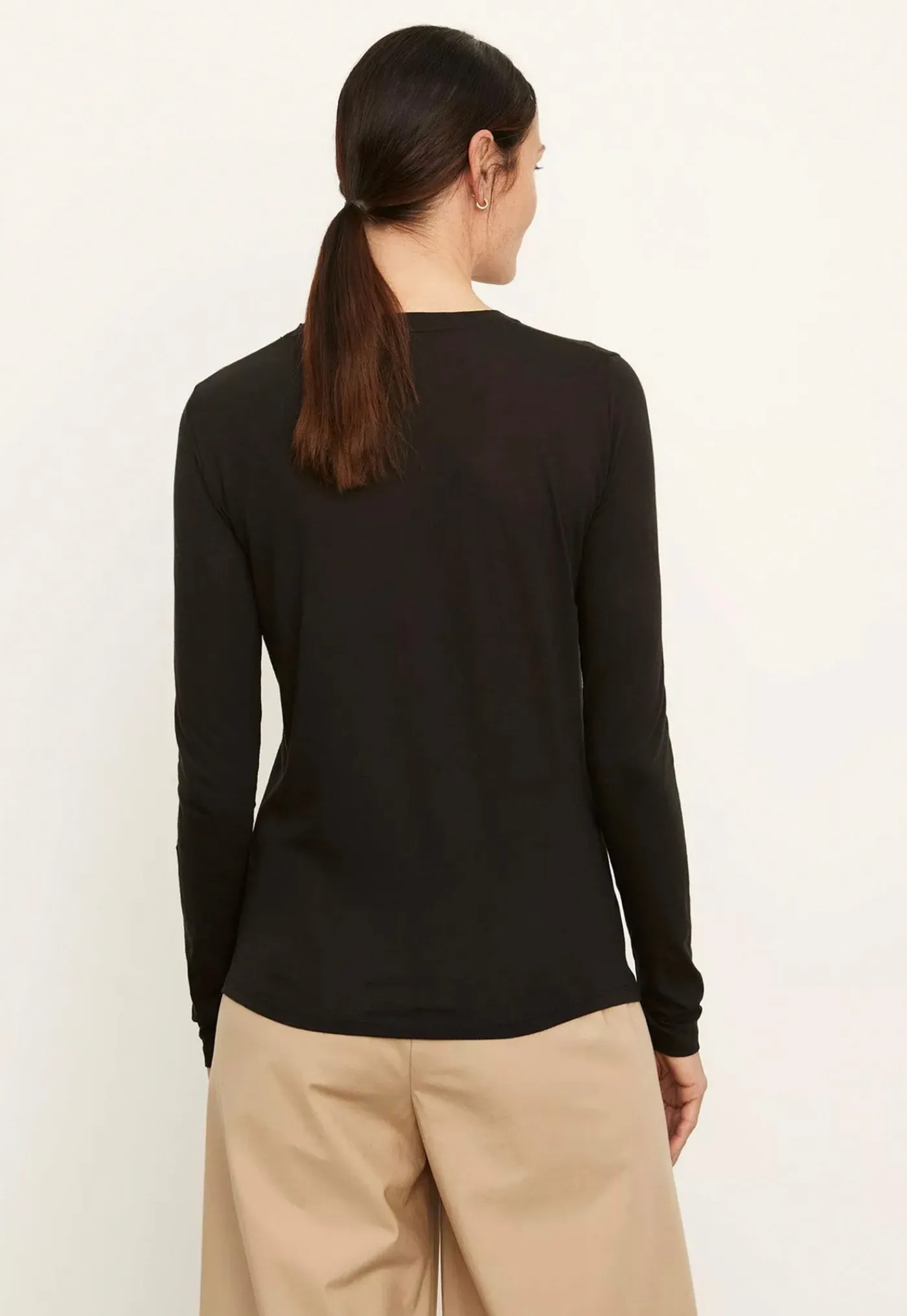 essential_long_sleeve_cre_3.webp Sale Essential Long Sleeve Crew - Black Women Tops & Tees