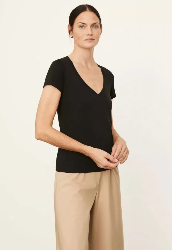 Fashion Essential V-Neck - Black Women Tops & Tees