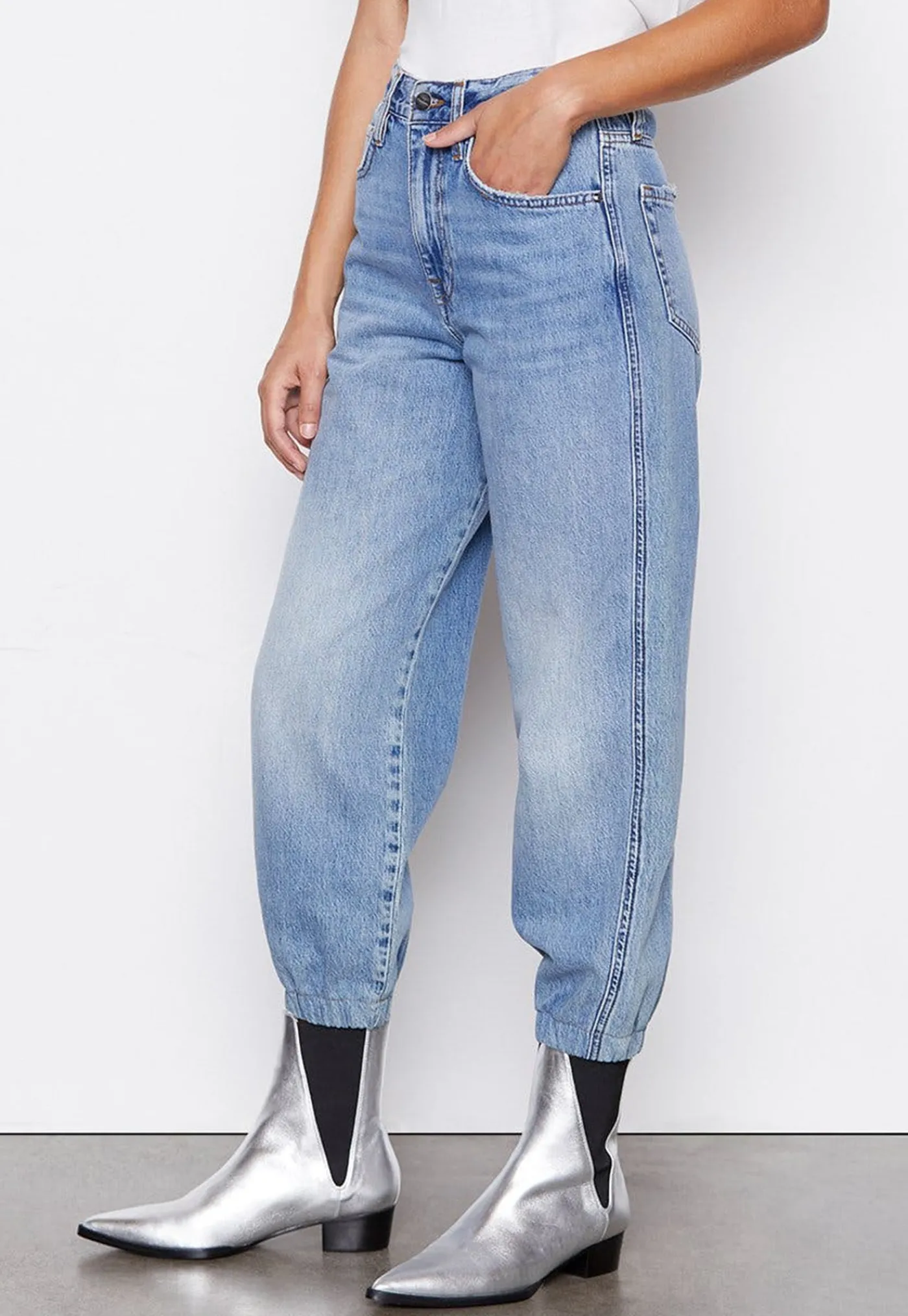 frame__the_lounge_jean__c_3.webp Outlet - The Lounge Jean - Chill Women Denim