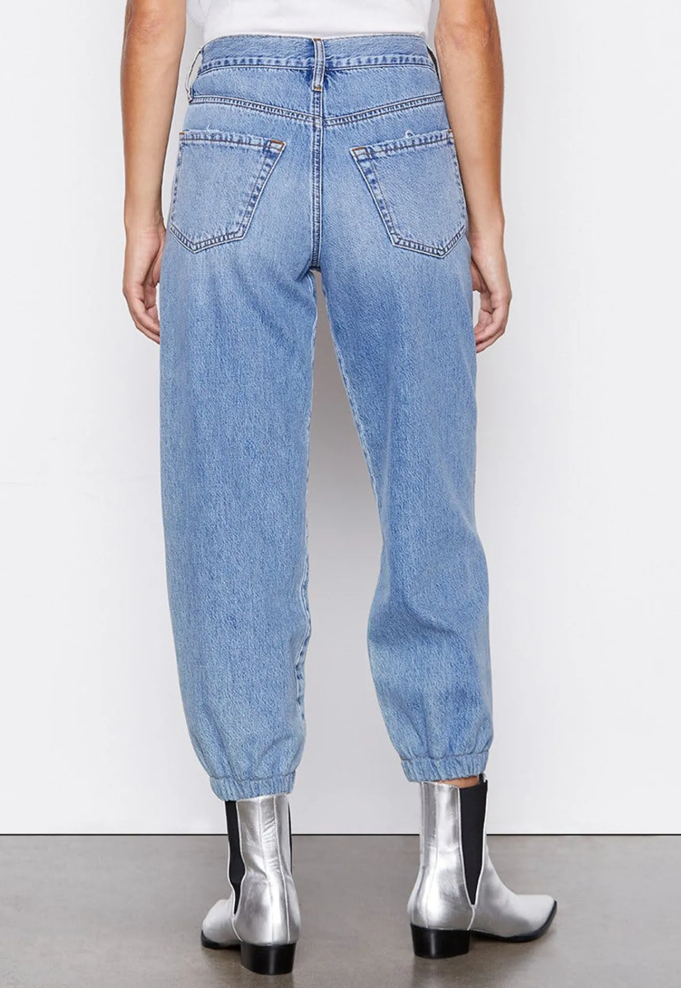 frame__the_lounge_jean__c_4.webp Outlet - The Lounge Jean - Chill Women Denim