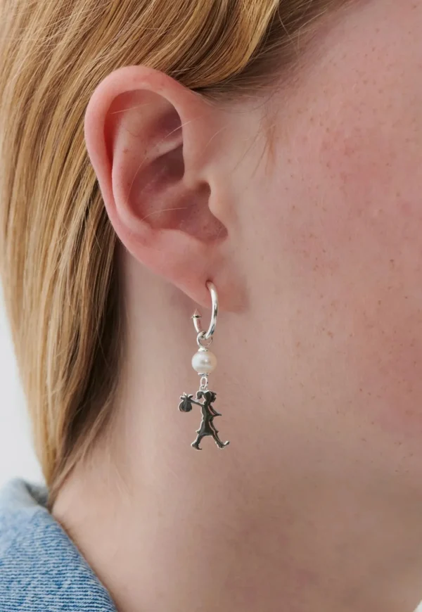 Best Girl With A Pearl Earrings Women Jewellery | Jewellery