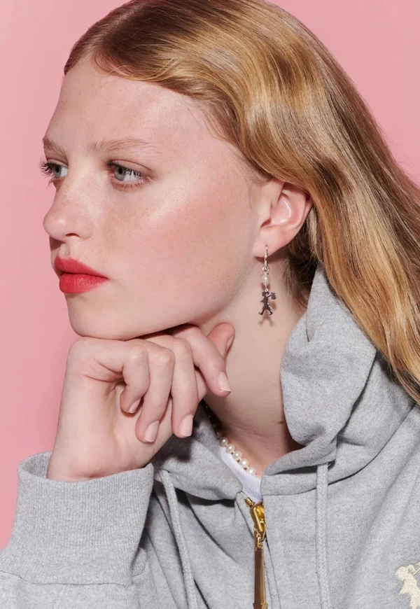 Best Girl With A Pearl Earrings Women Jewellery | Jewellery