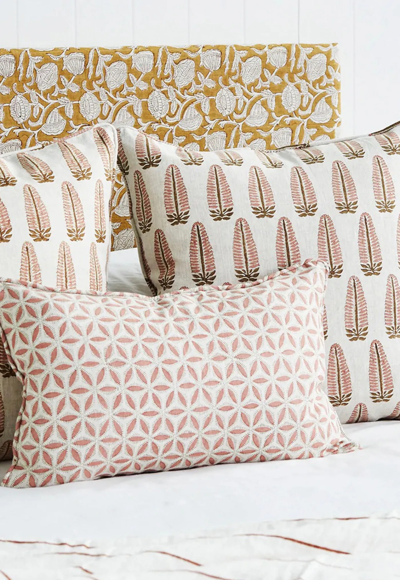 hanami_musk_linen_cushion_1.webp Fashion Hanami Musk Linen Cushion 35x55 Cushions & Throws