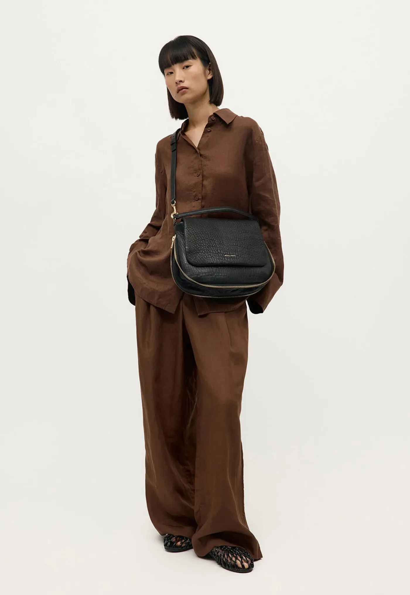 mr_caiman__black_bullebra_1.webp New Mr Caiman - Black Bulle/Brass Women Bags | Bags