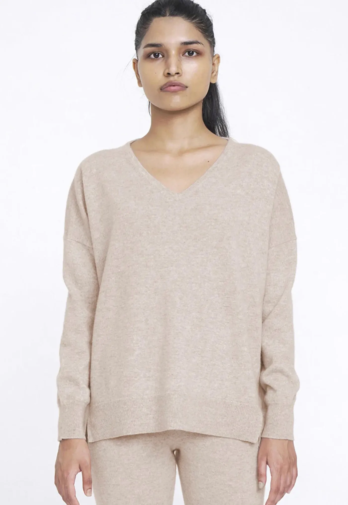 n_cashmere_oversized_v_ne_0.webp Sale N.29 Cashmere Oversized V Neck - Champagne Women Knitwear