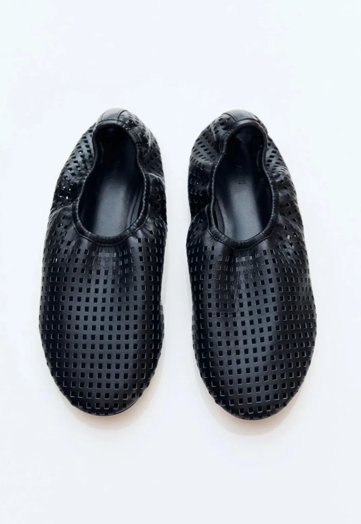 perforated_ballet_flat__b_3.webp Outlet Perforated Ballet Flat - Black Women Footwear | Flats