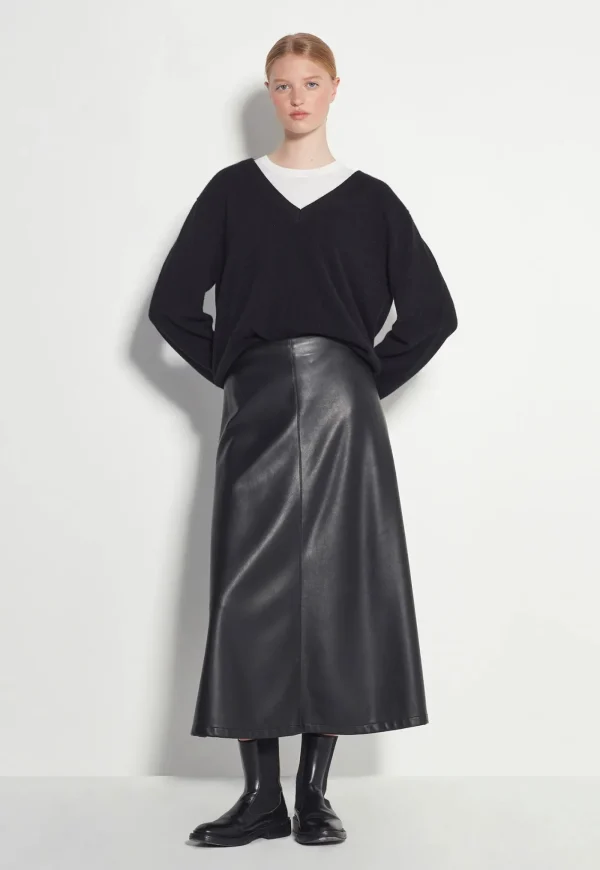 New Pipi Skirt - Black Women Skirts