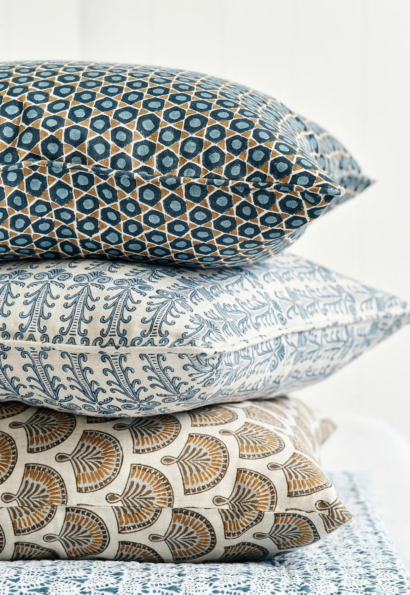 santorini_azure_linen_cus_3.webp Best Santorini Azure Linen Cushion 50x50cm Cushions & Throws