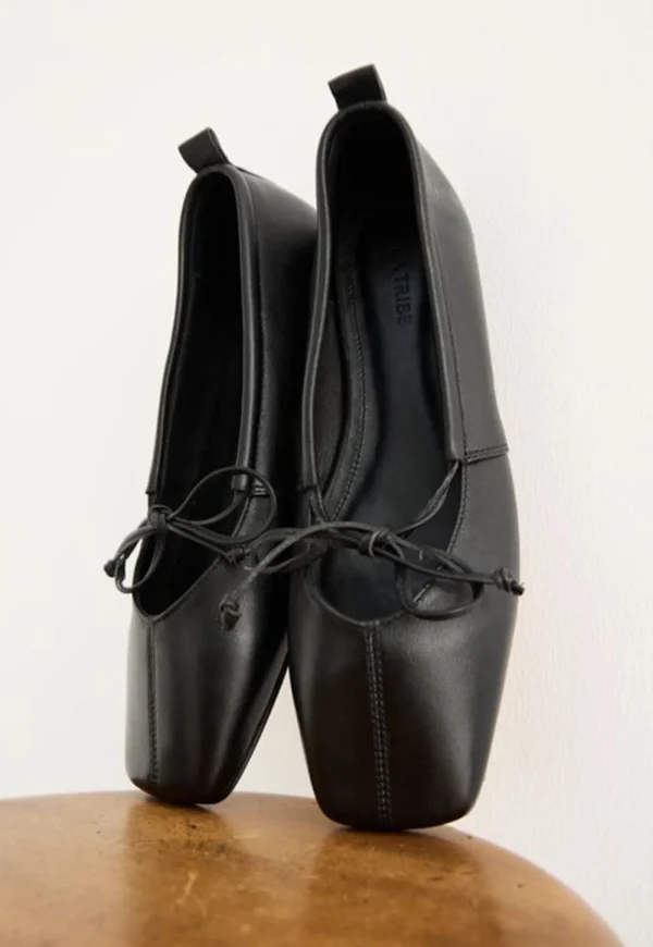 Hot Square Toe Flat - Black Women Footwear | Flats