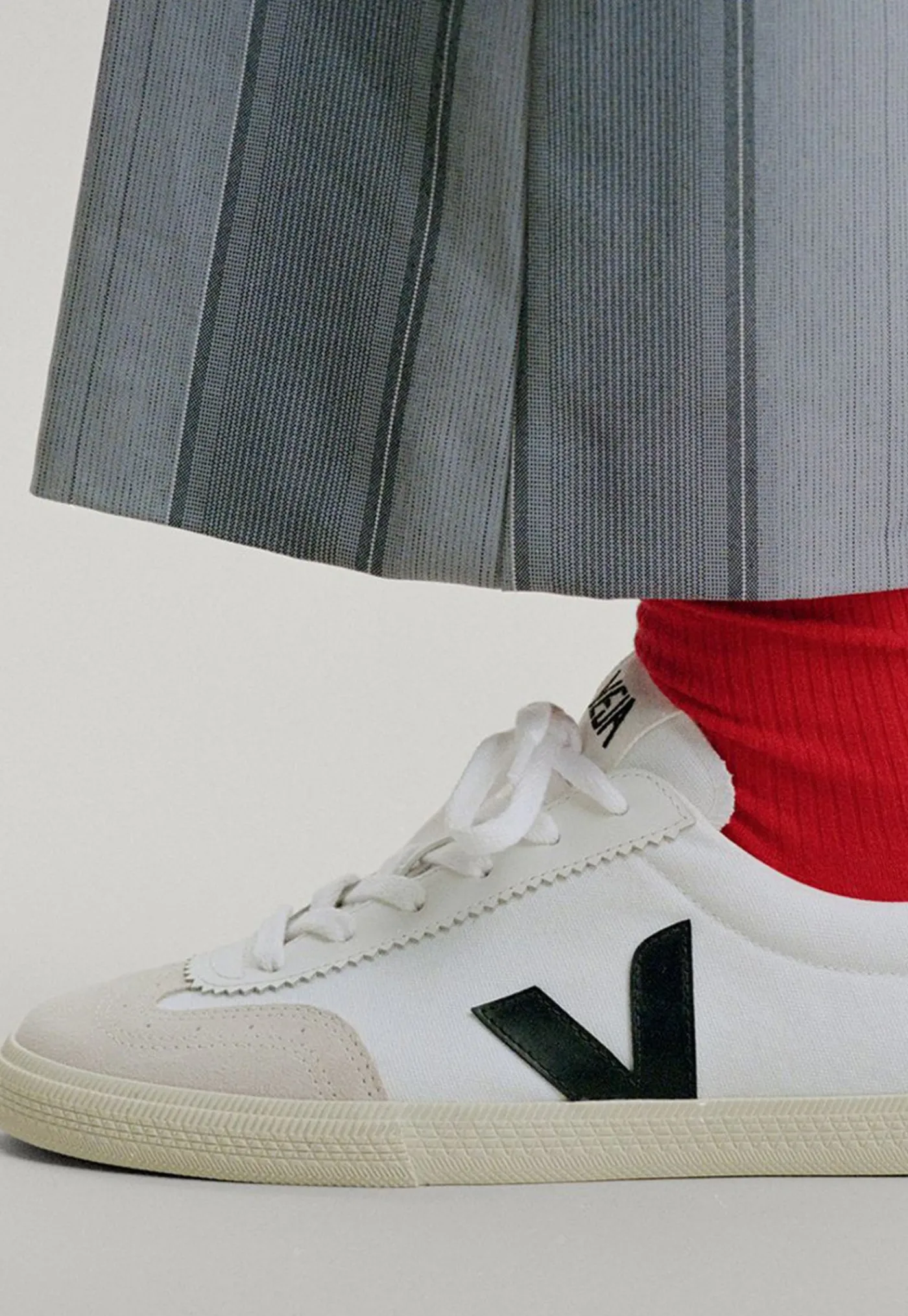 volley_canvas__white_blac_4.webp Fashion Volley Canvas - White Black Women Footwear | Sneakers